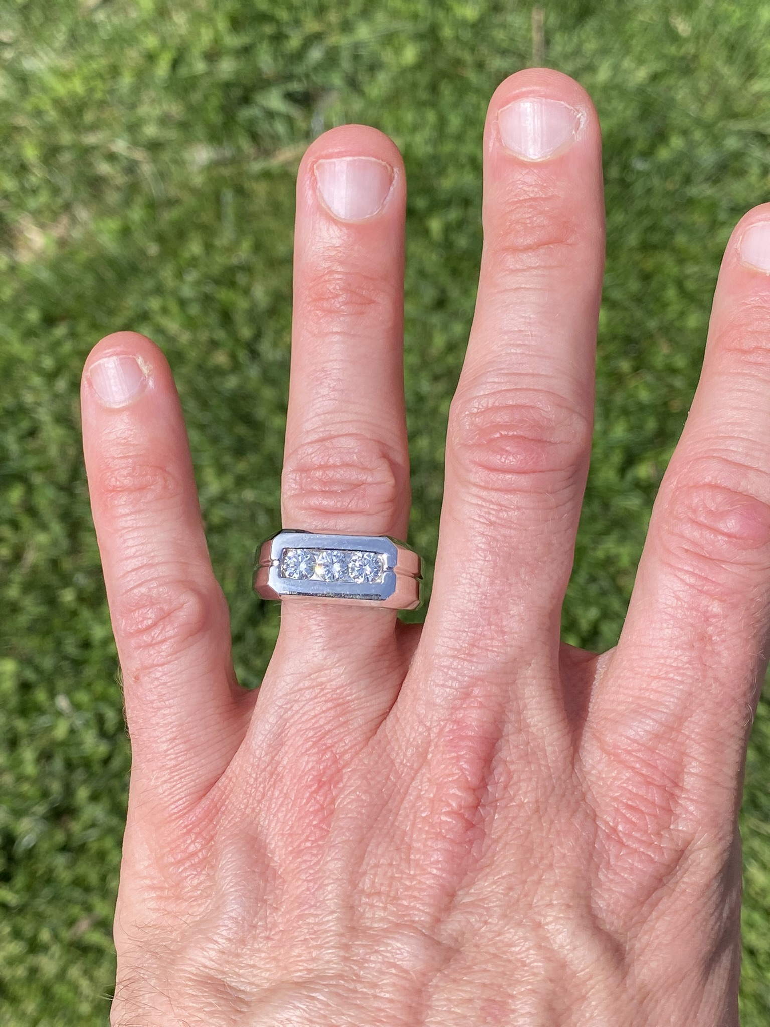 The Classic Trio: Natural Diamond Ring in White Gold - Image 11