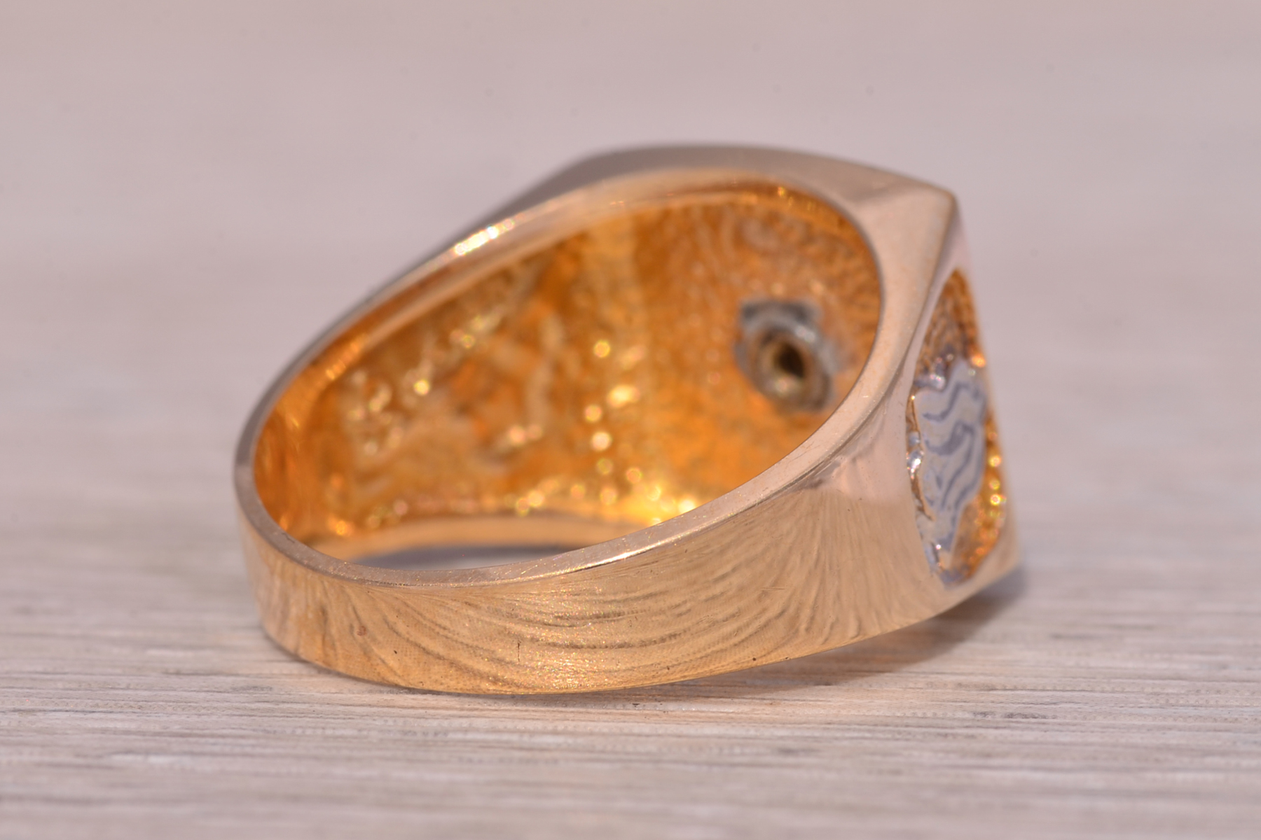 The Mason: Two Tone Masonic Ring in White and Yellow Gold - Image 5