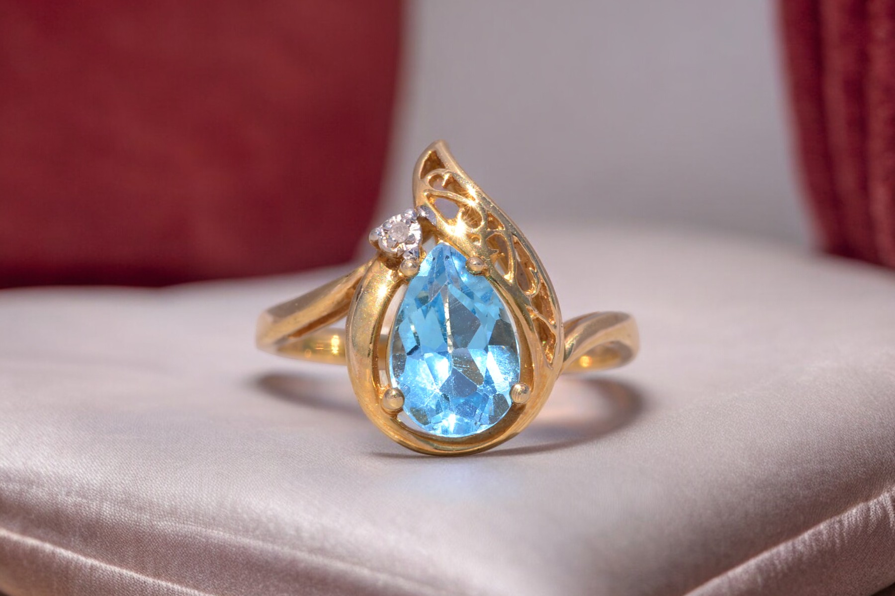 The Blue Flame: Vivid Swiss Blue Topaz and Natural Diamond Ring in Yellow Gold - Image 11