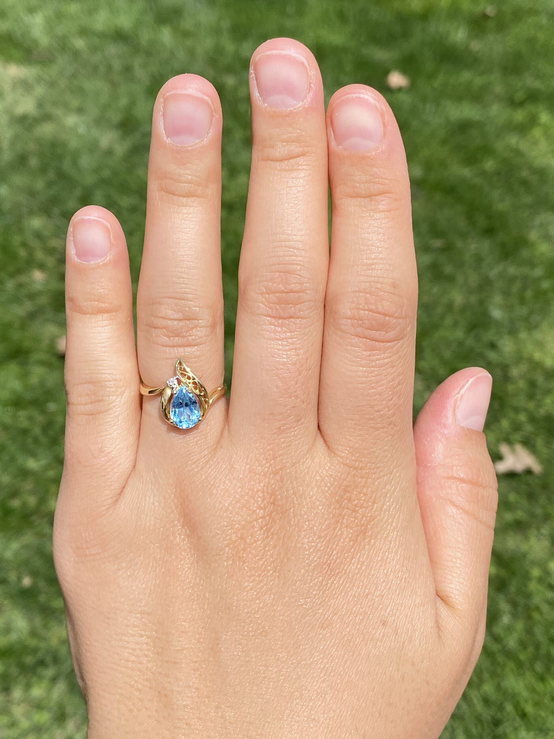 The Blue Flame: Vivid Swiss Blue Topaz and Natural Diamond Ring in Yellow Gold - Image 8