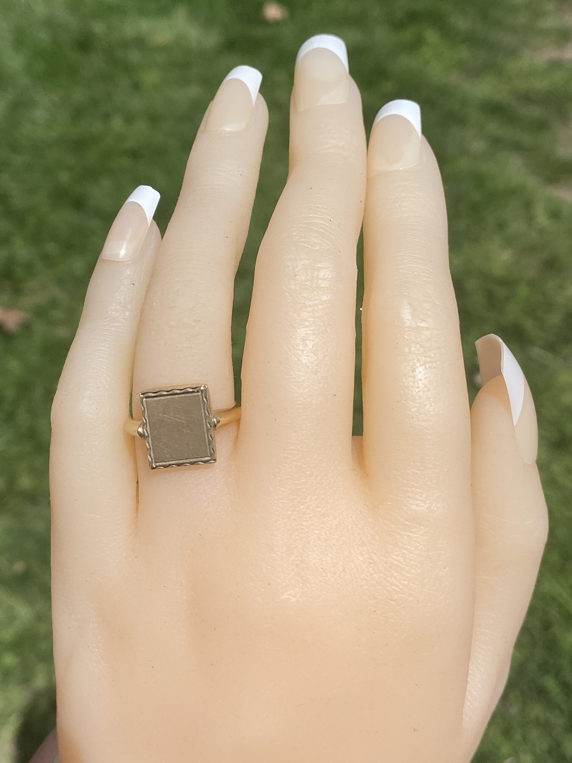 SOLD - The Knew: Vintage Yellow Gold Rectangular Signet Ring - Image 8