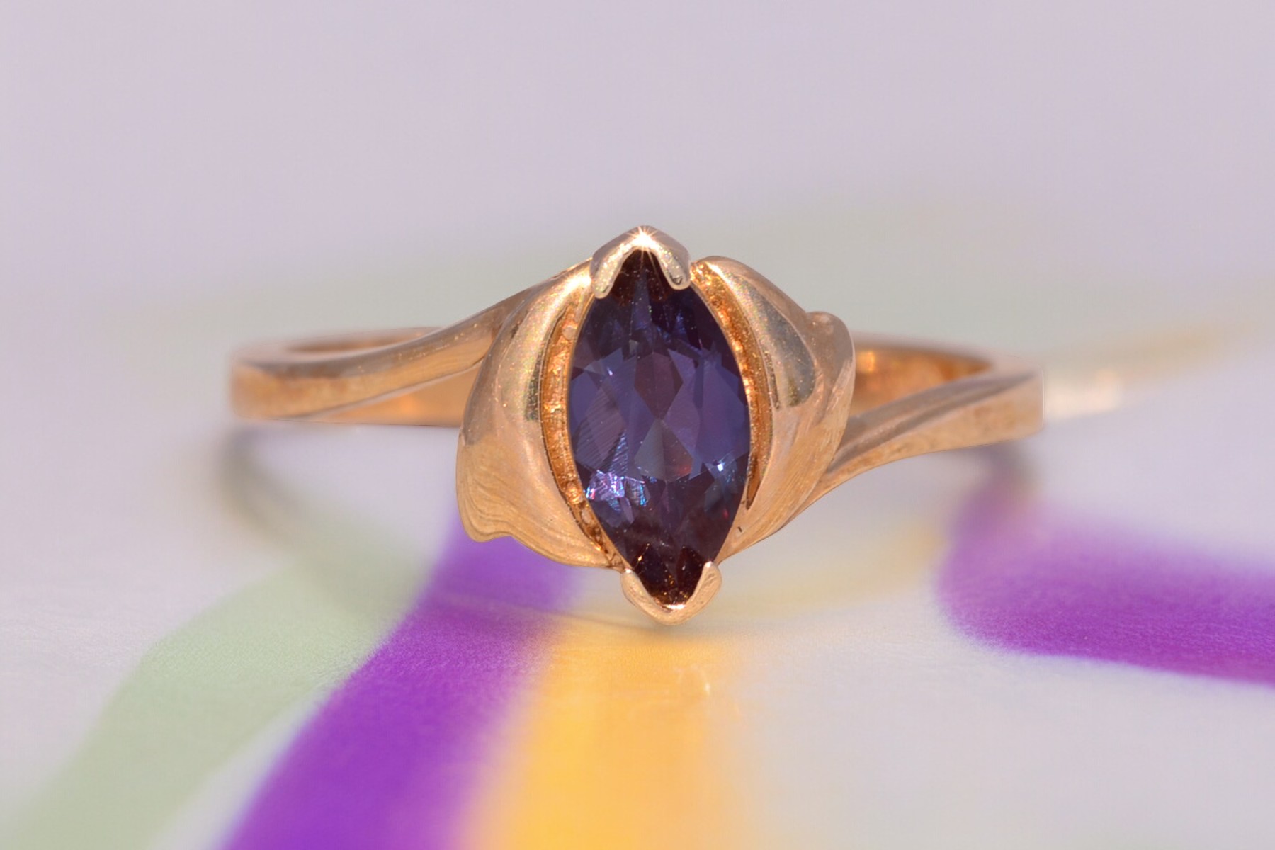 The Alexandrite Enchantment: Lab-Grown Alexandrite Ring in Yellow Gold - Image 11