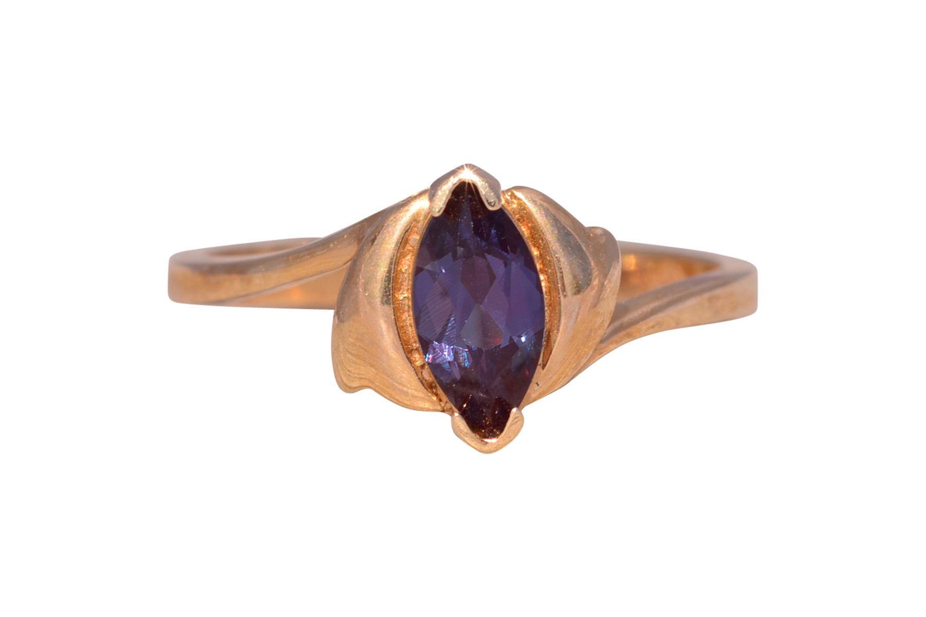 The Alexandrite Enchantment: Lab-Grown Alexandrite Ring in Yellow Gold