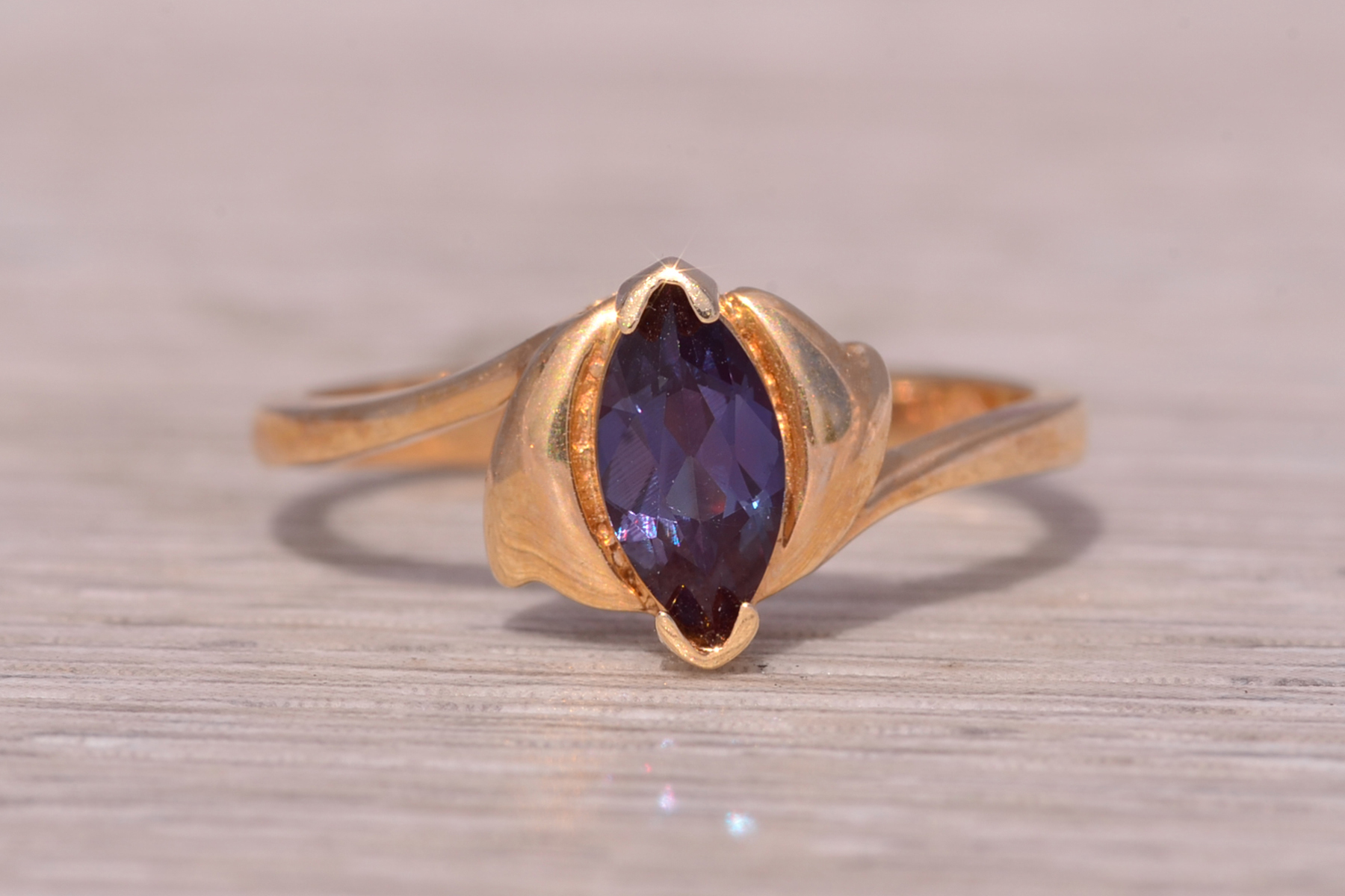 The Alexandrite Enchantment: Lab-Grown Alexandrite Ring in Yellow Gold - Image 7