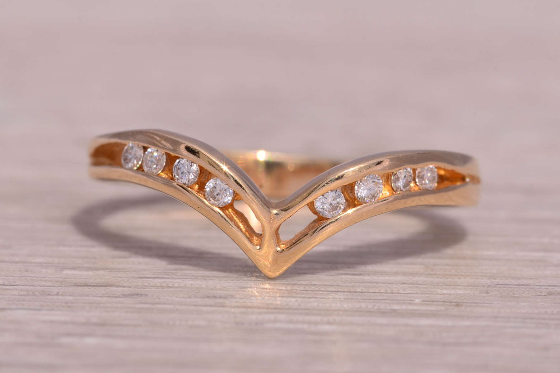 The Elegant Contour: Natural Diamond Ring in Yellow Gold - Image 2