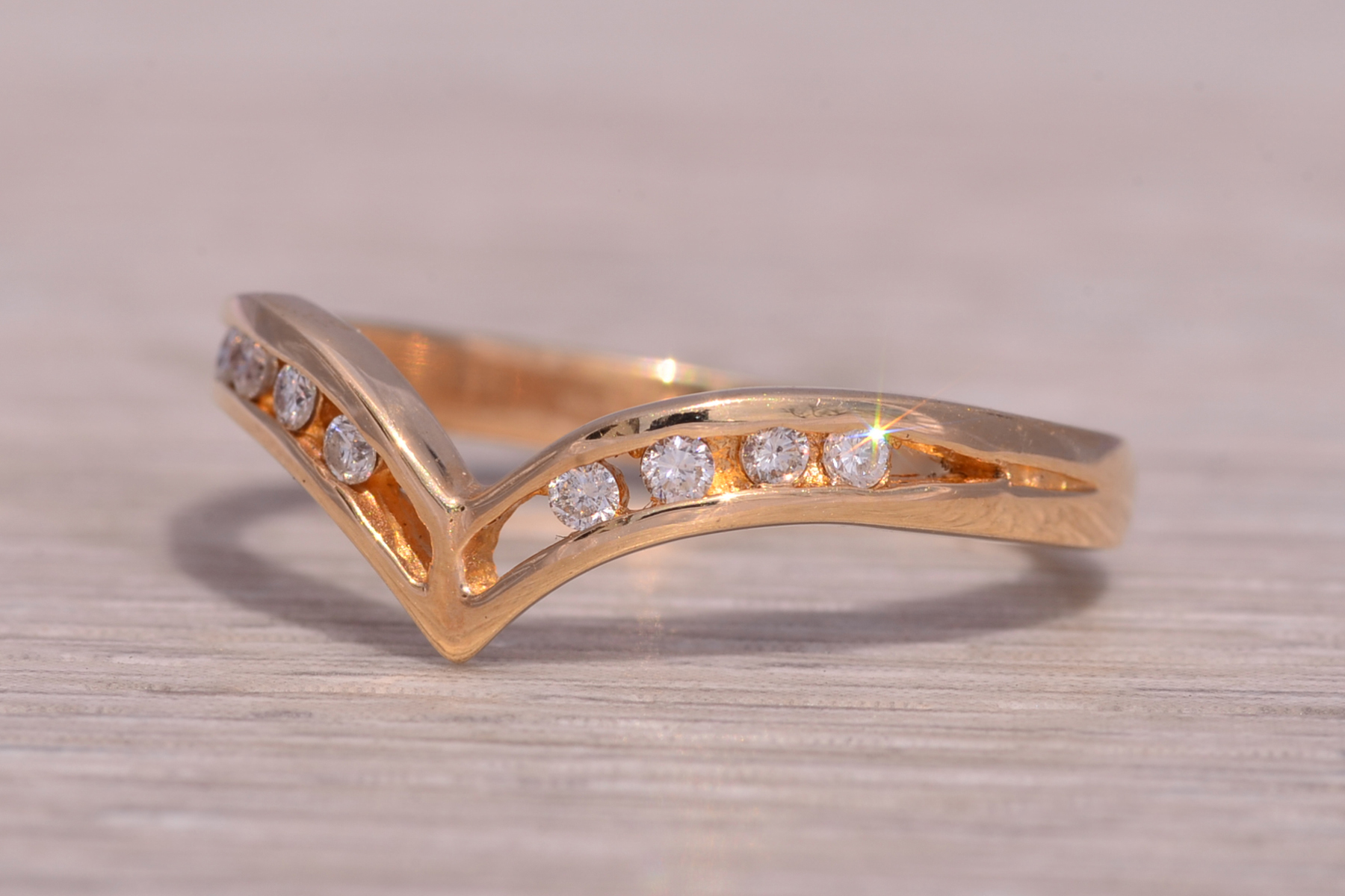 The Elegant Contour: Natural Diamond Ring in Yellow Gold - Image 3