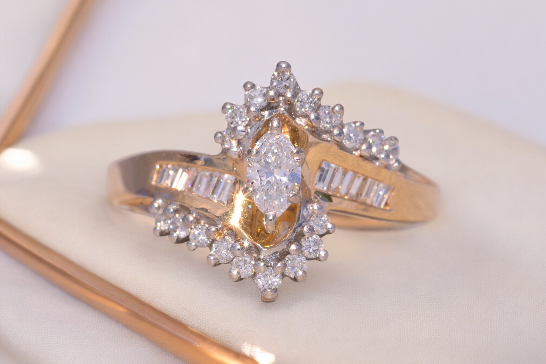 SOLD - The Magicglo Vintage: Magicglo Signed Natural Diamond Ring in Yellow Gold - Image 11
