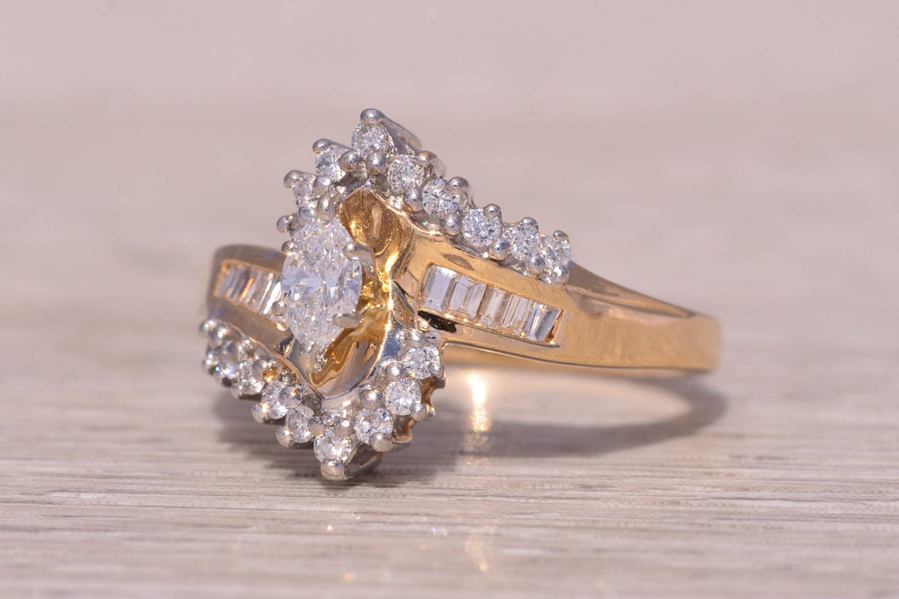 SOLD - The Magicglo Vintage: Magicglo Signed Natural Diamond Ring in Yellow Gold - Image 3