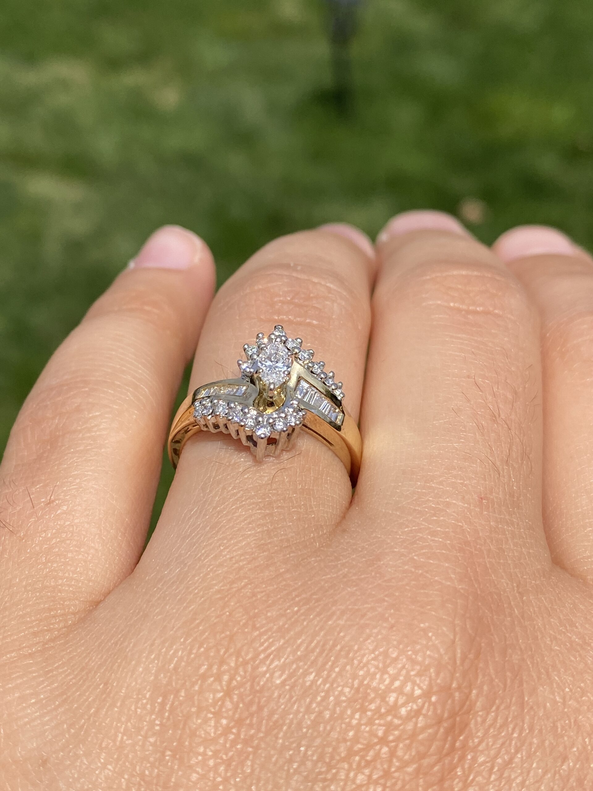 SOLD - The Magicglo Vintage: Magicglo Signed Natural Diamond Ring in Yellow Gold - Image 10