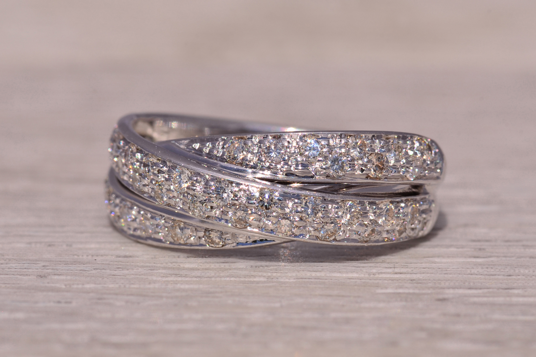 The Milano Twist: Italian Diamond Crossover Ring in White Gold - Image 3