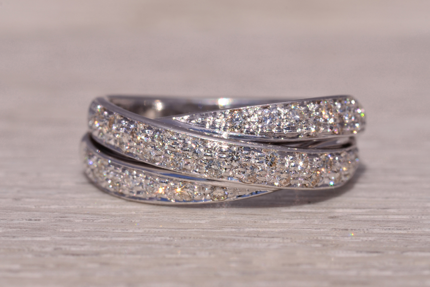 The Milano Twist: Italian Diamond Crossover Ring in White Gold - Image 7