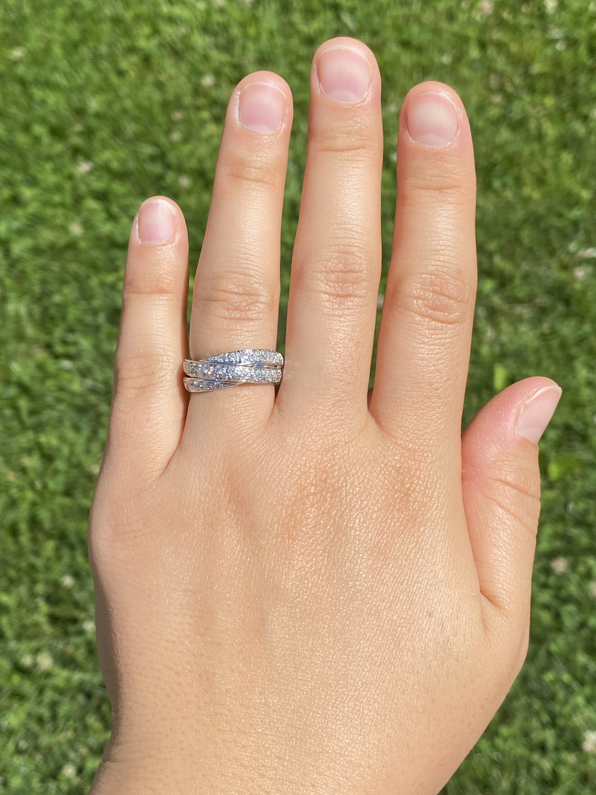 The Milano Twist: Italian Diamond Crossover Ring in White Gold - Image 8