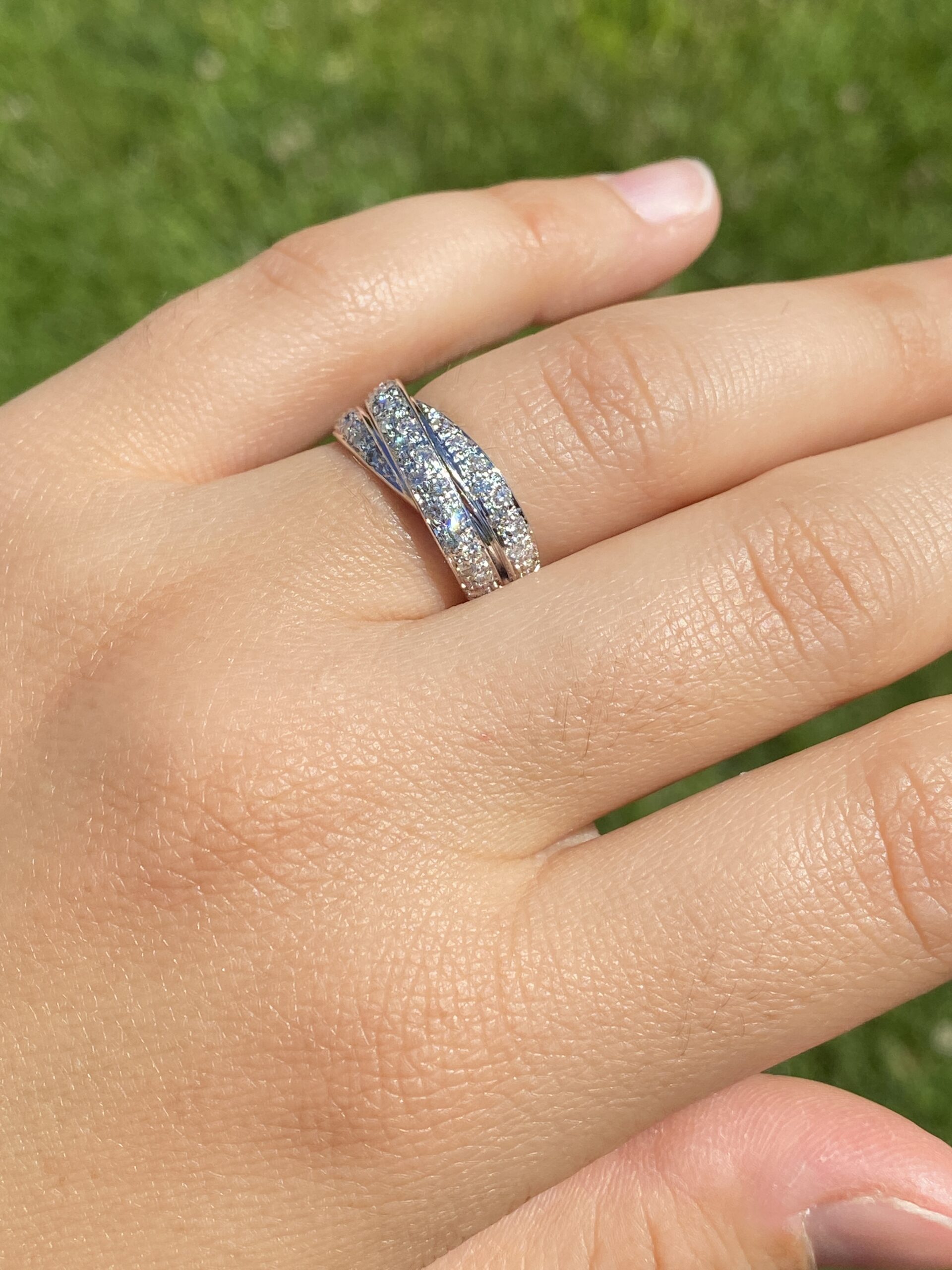 The Milano Twist: Italian Diamond Crossover Ring in White Gold - Image 9