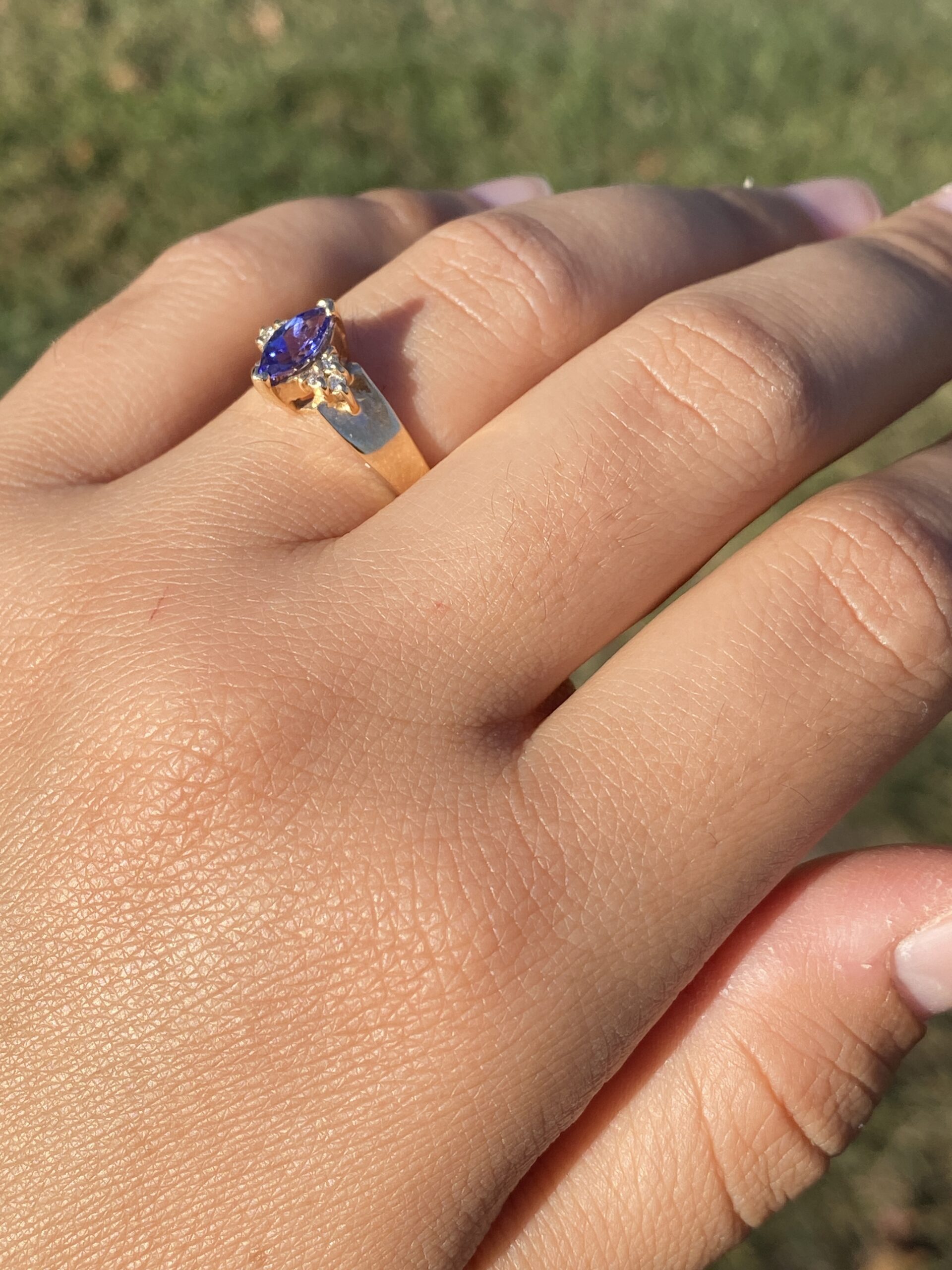 The Twilight: Tanzanite and Diamond Ring in Yellow Gold - Image 9