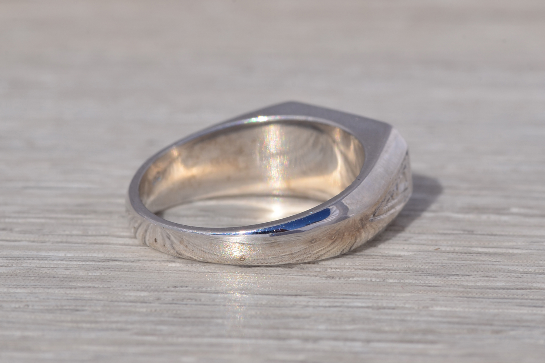 The Refined Minimalism: Engravable Signet Ring in White Gold - Image 6