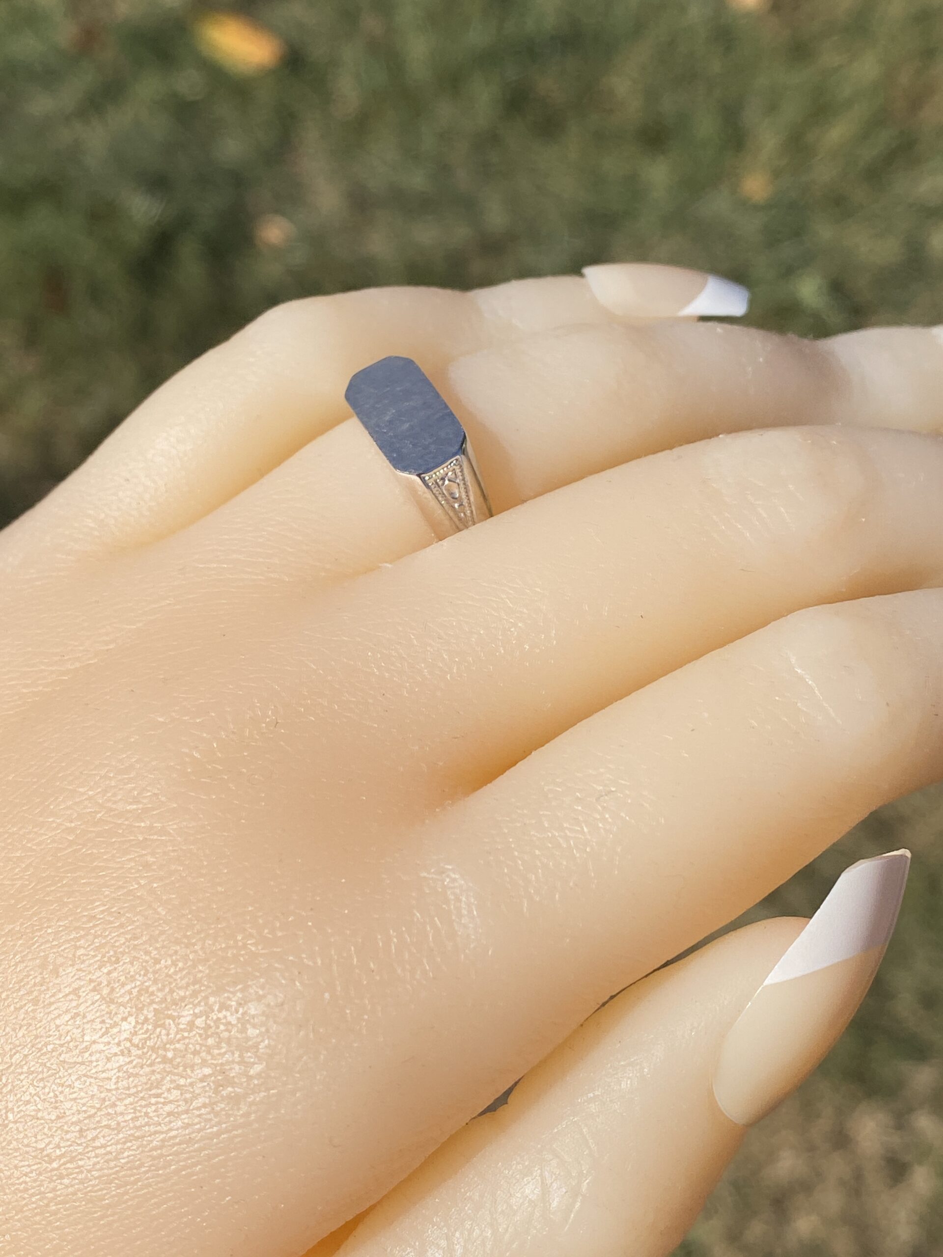 The Refined Minimalism: Engravable Signet Ring in White Gold - Image 10