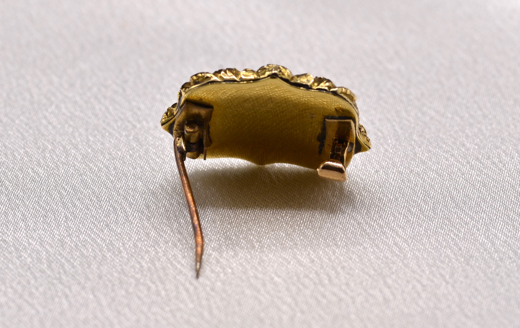 The 46th Street: Georgian Mourning Brooch with Black Enamel - Image 4