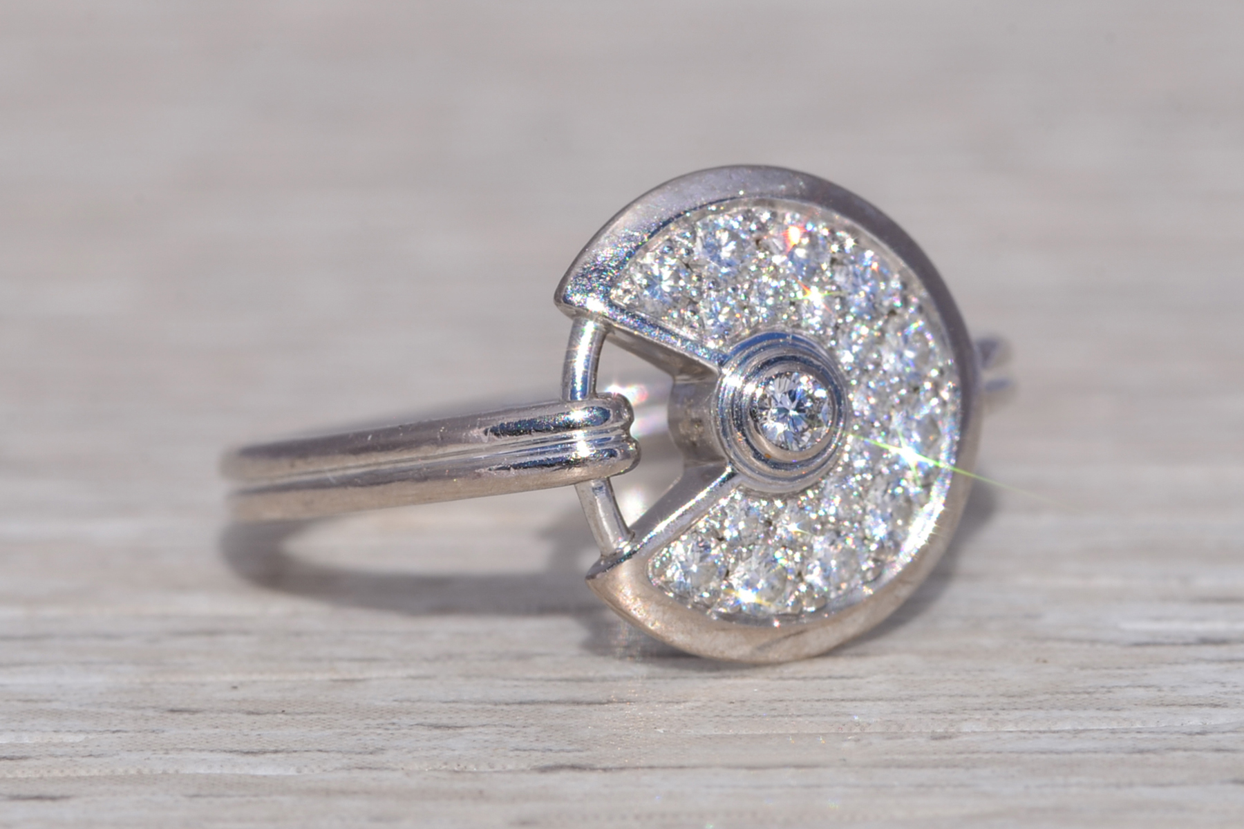 The Amulette Elegance: Cartier Amulette Ring in 18 Karat White Gold - Image 6