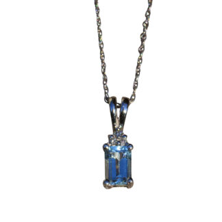 Ladies White Gold Pendant set with Aquamarine and Diamonds