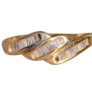 The Denmark: Vintage Waved Diamond Band in Yellow Gold