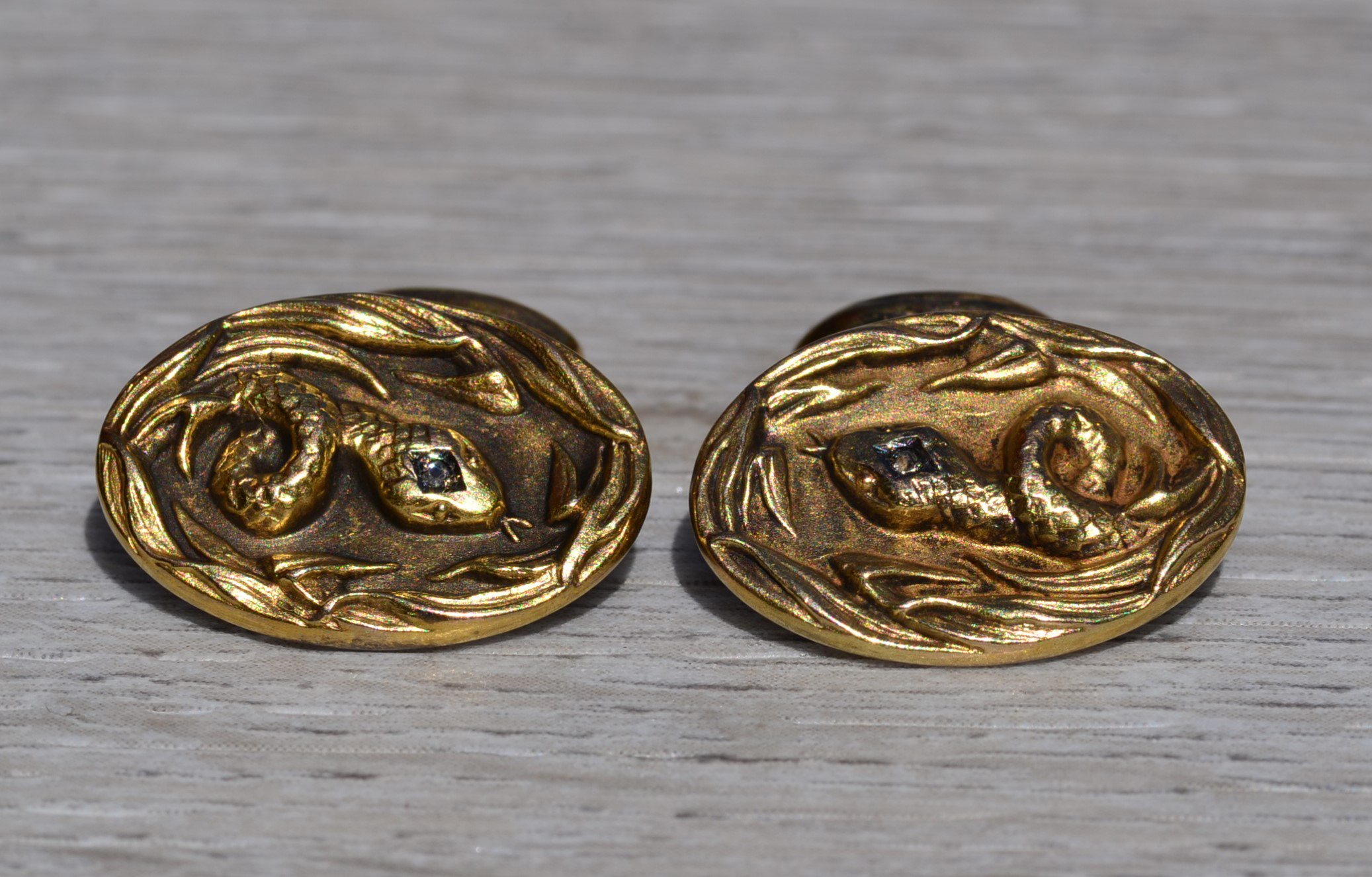The Hawlings: Men's Yellow Gold and Gold Filled Serpent Cuff Links - Image 2