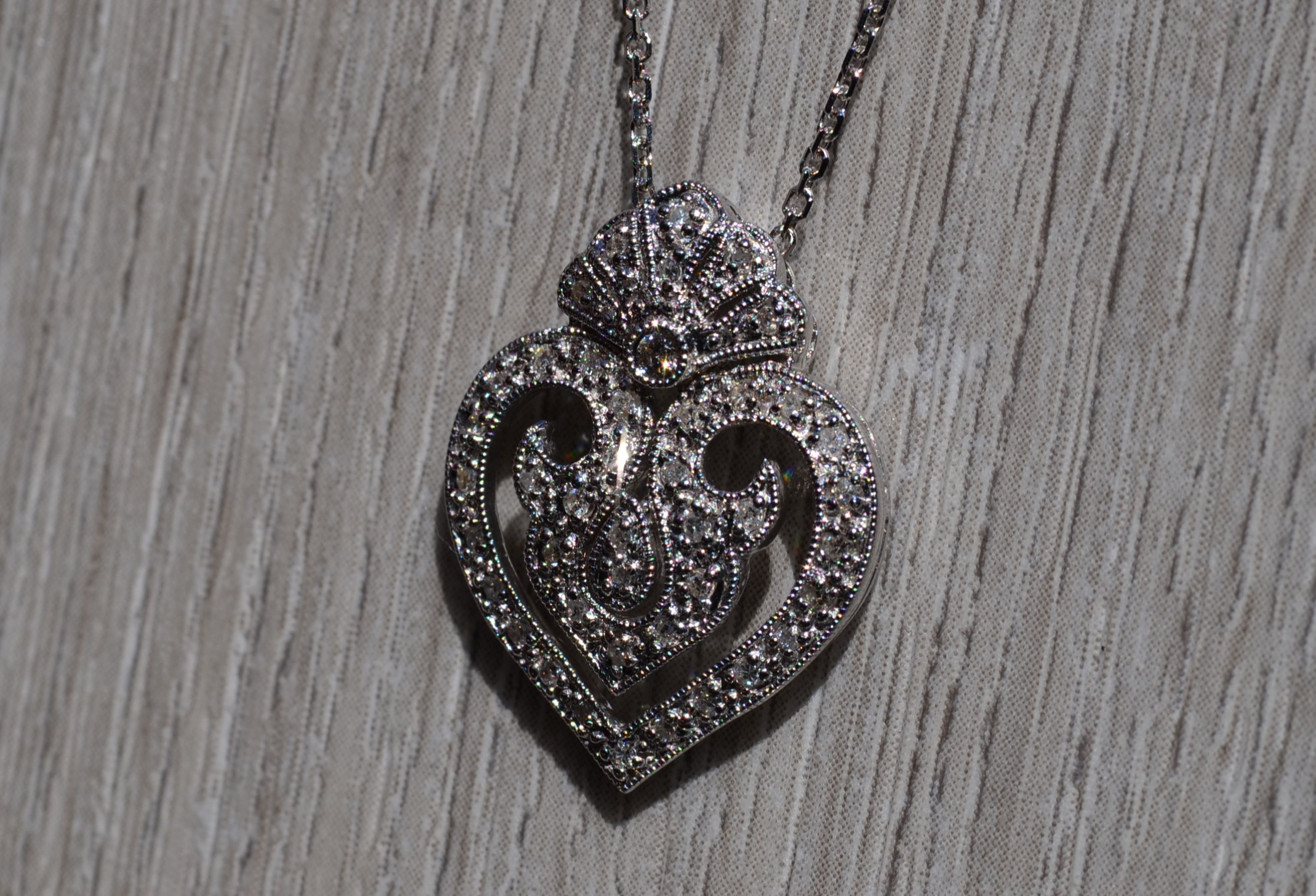 The Amberley: Ladies 14K White Gold Heart Pendant set with Diamonds - Image 3