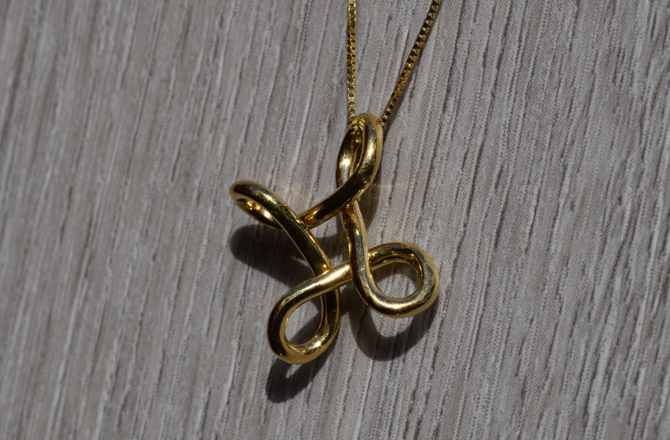 SOLD - The Tavish: Signed Elsa Peretti for Tiffany & Co 18K Yellow Gold Infinity Cross Necklace - Image 3