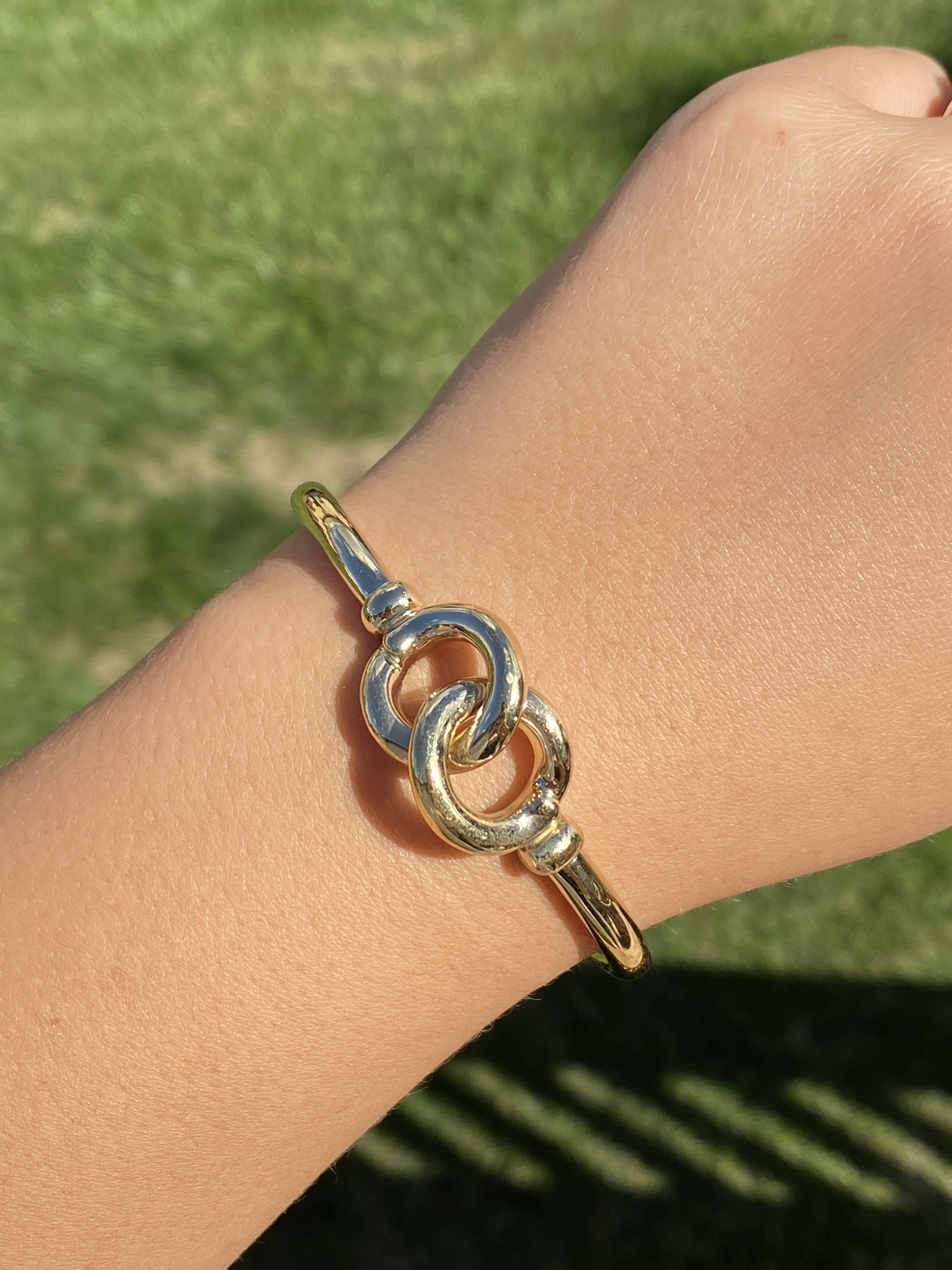 The Elyria: Ladies 14K Yellow Gold Horse Bit Toggle Bracelet - Image 7
