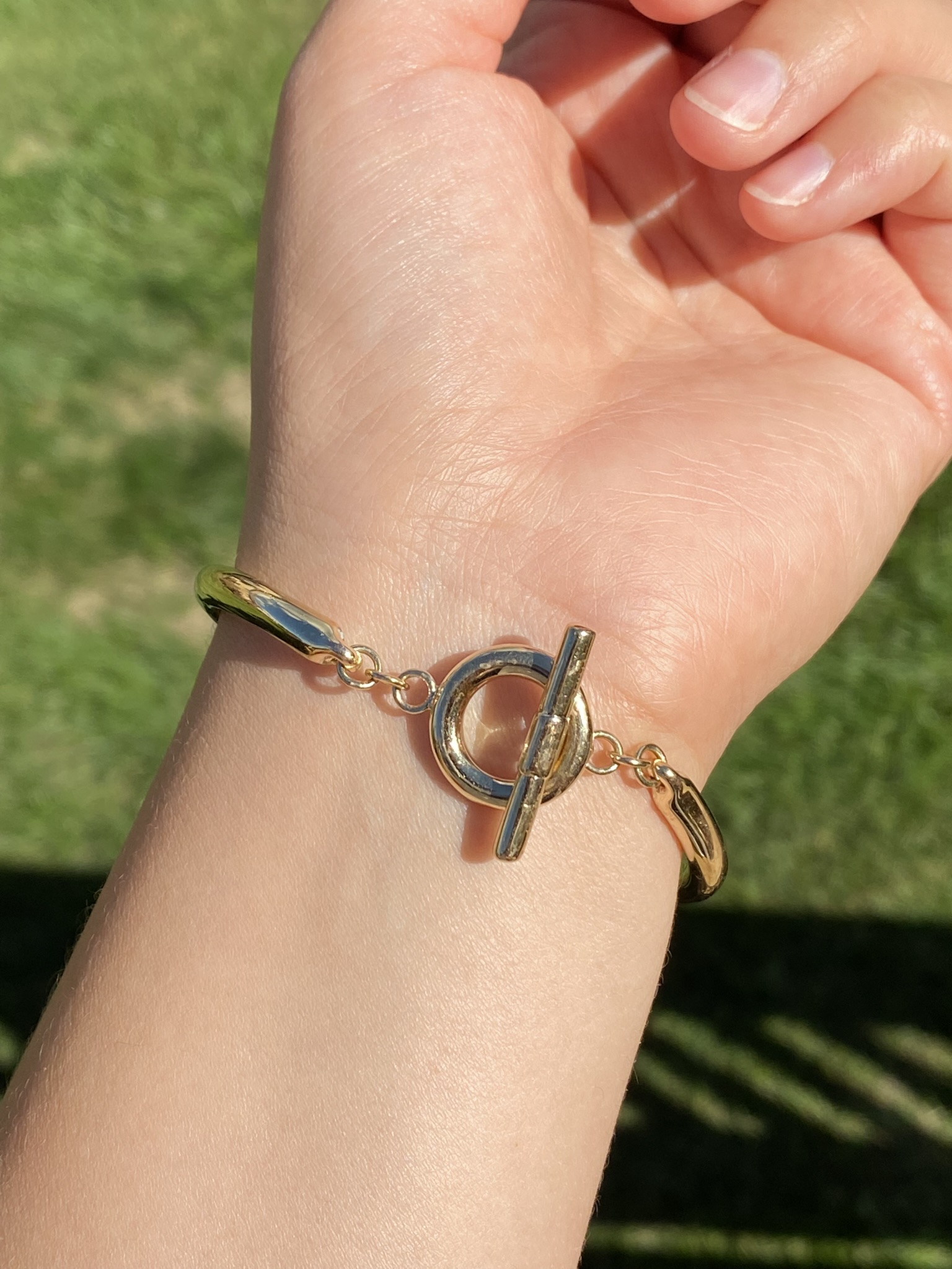The Elyria: Ladies 14K Yellow Gold Horse Bit Toggle Bracelet - Image 8