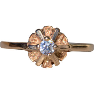 Ladies Vintage 14K Gold Engagement Ring set with Cubic Zirconia