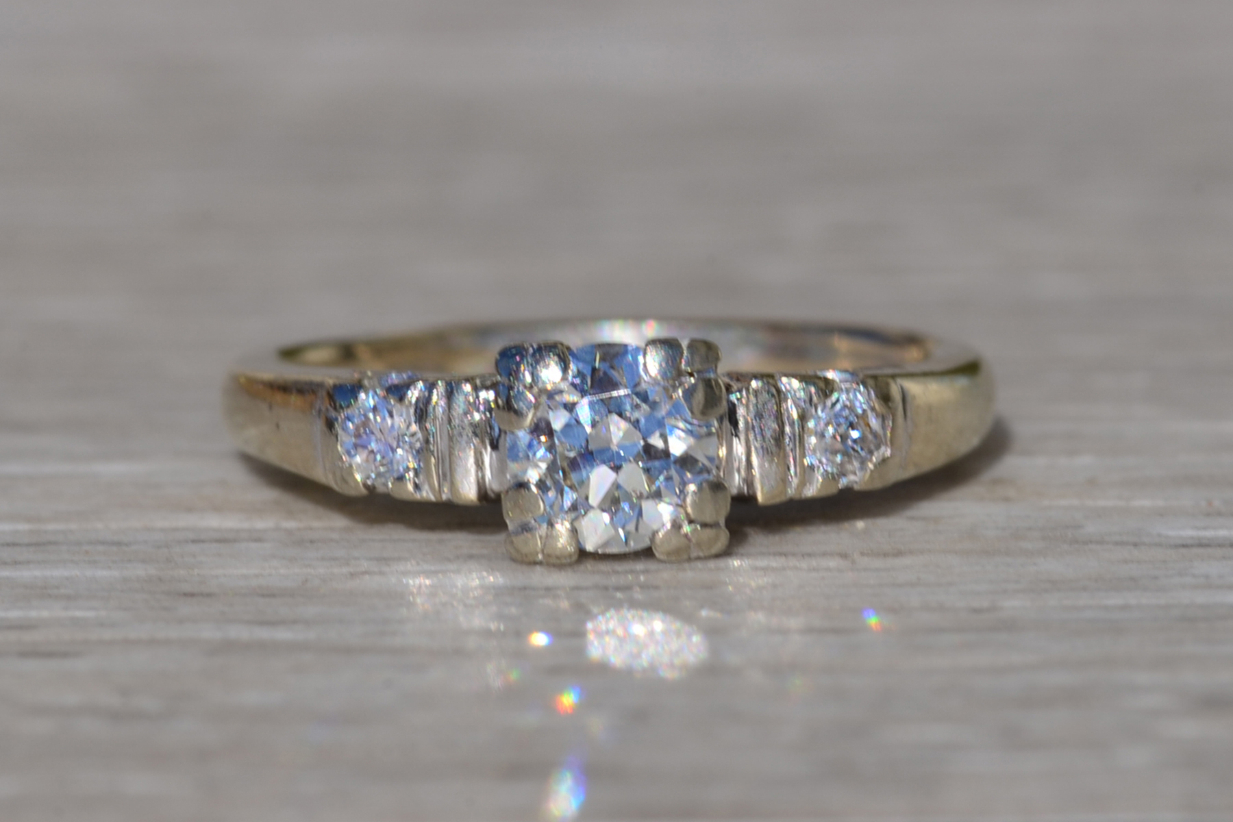 The Dinessen: Ladies Vintage 14K White Gold Bridal Ring Set with Diamonds - Image 3