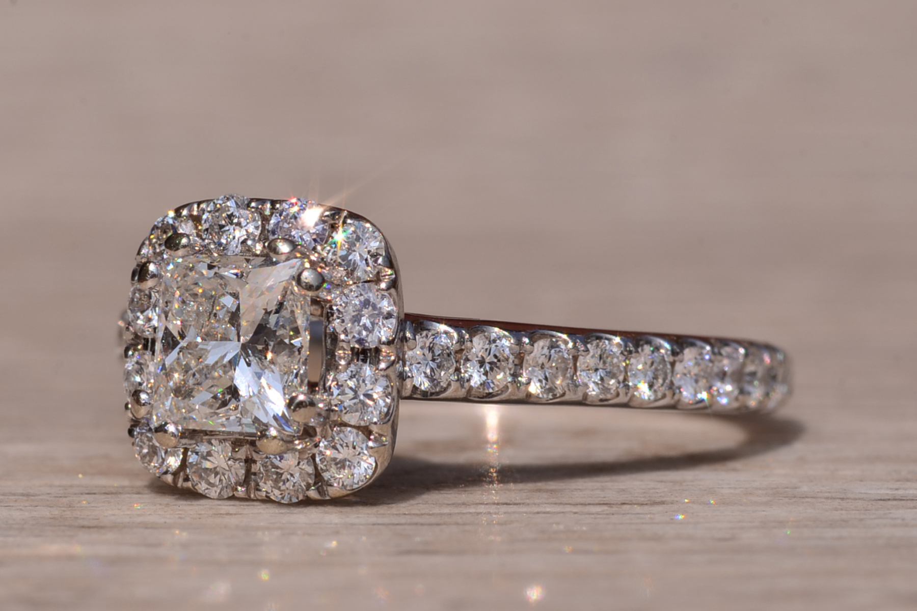 SOLD - The Duryea Ave: Neil Lane Signed Engagement Ring with Princess Cut Natural Diamond - Image 3