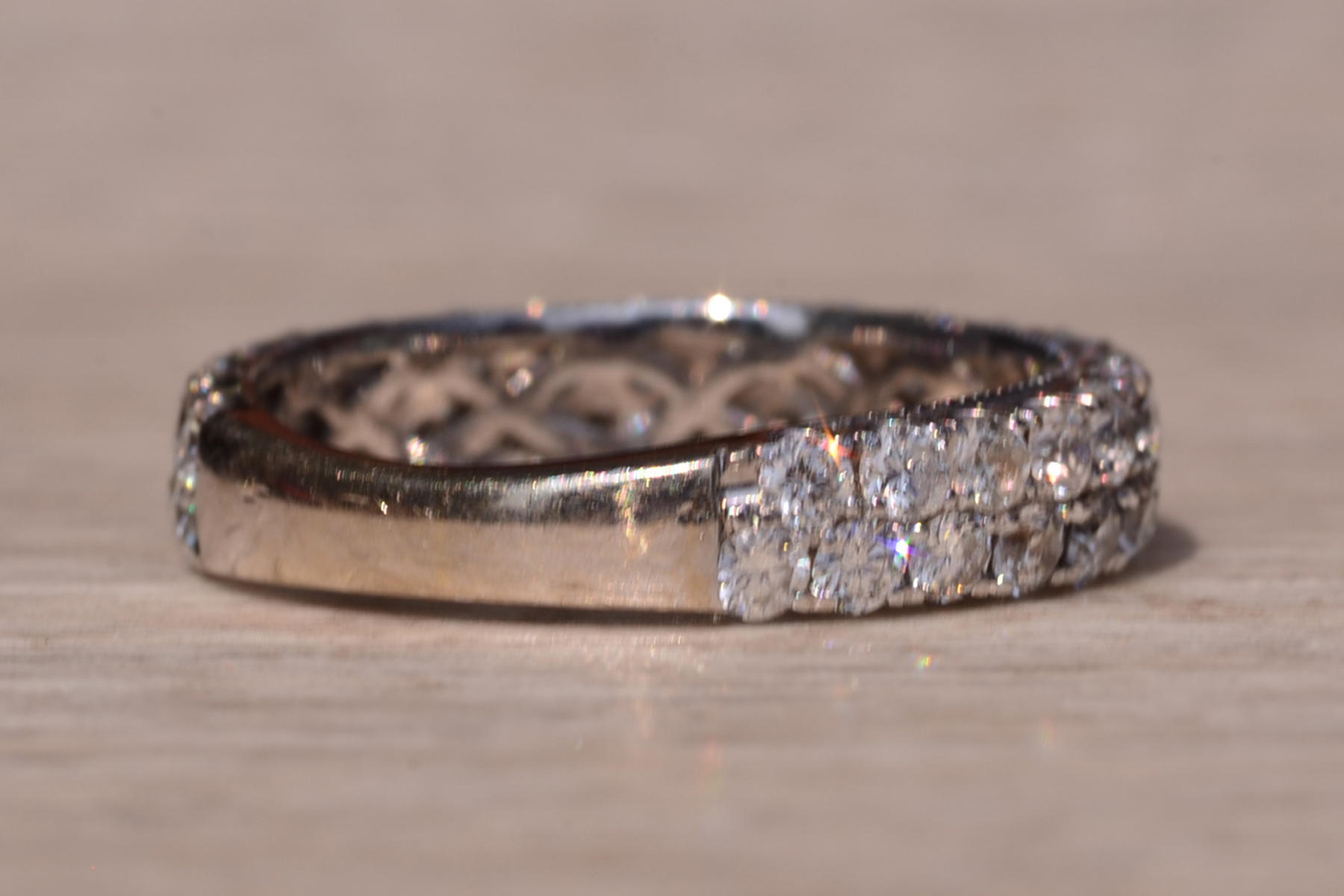 The Old West Lake: Double Row Natural Diamond Band - Image 6