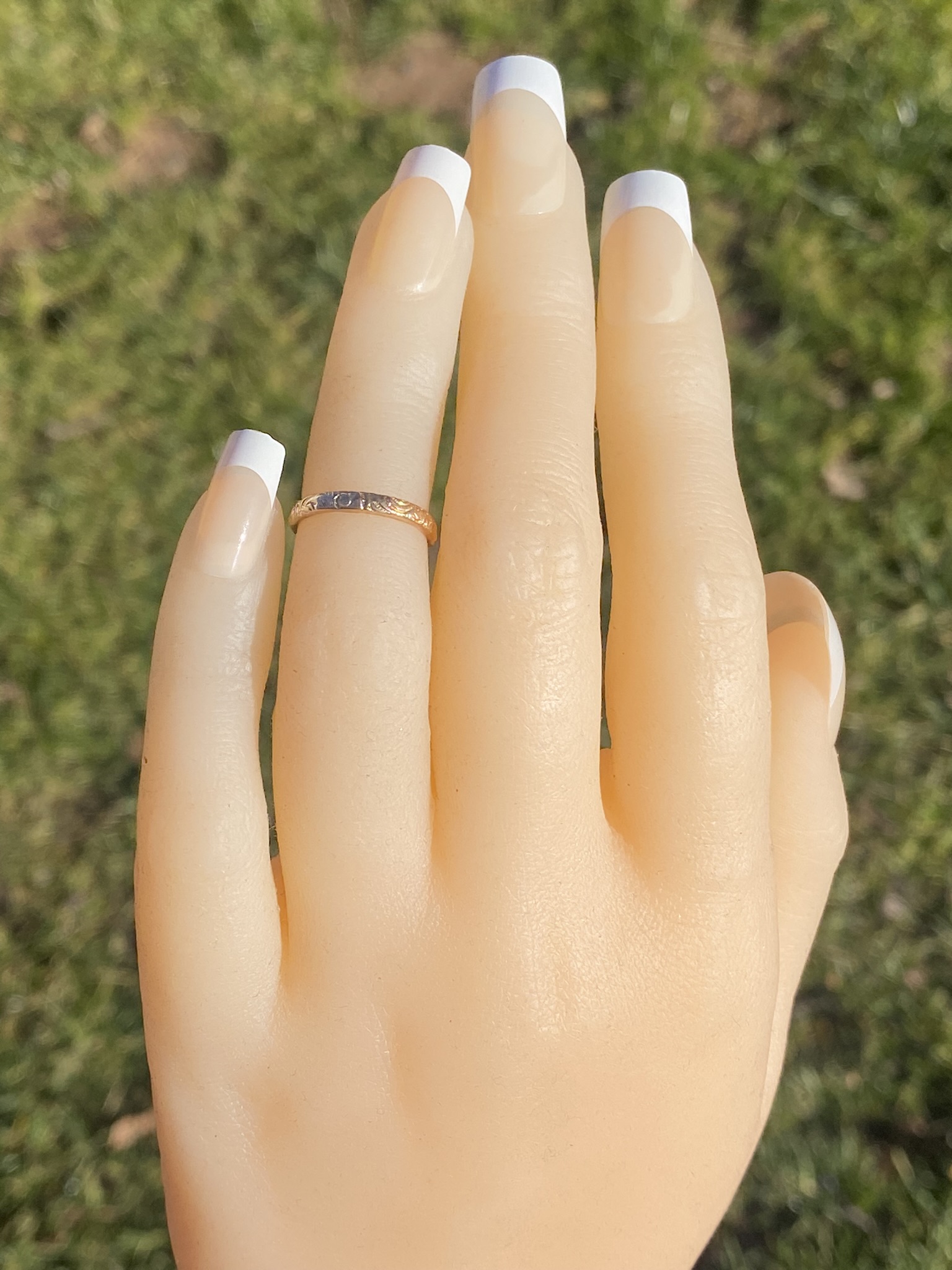 The Gromo: Antique Yellow Gold Hand Engraved Mid Finger or Child's Ring - Image 5