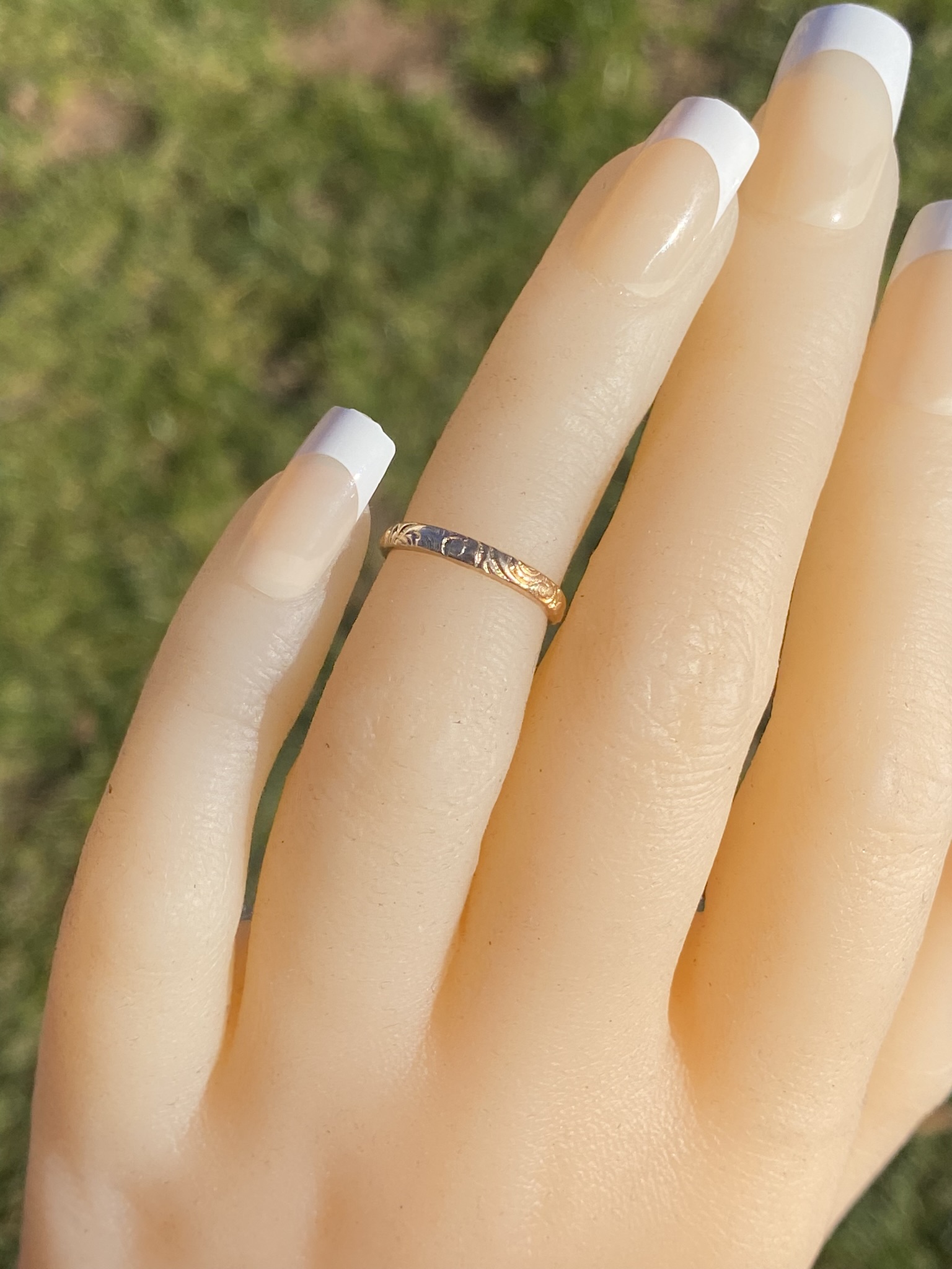 The Gromo: Antique Yellow Gold Hand Engraved Mid Finger or Child's Ring - Image 7