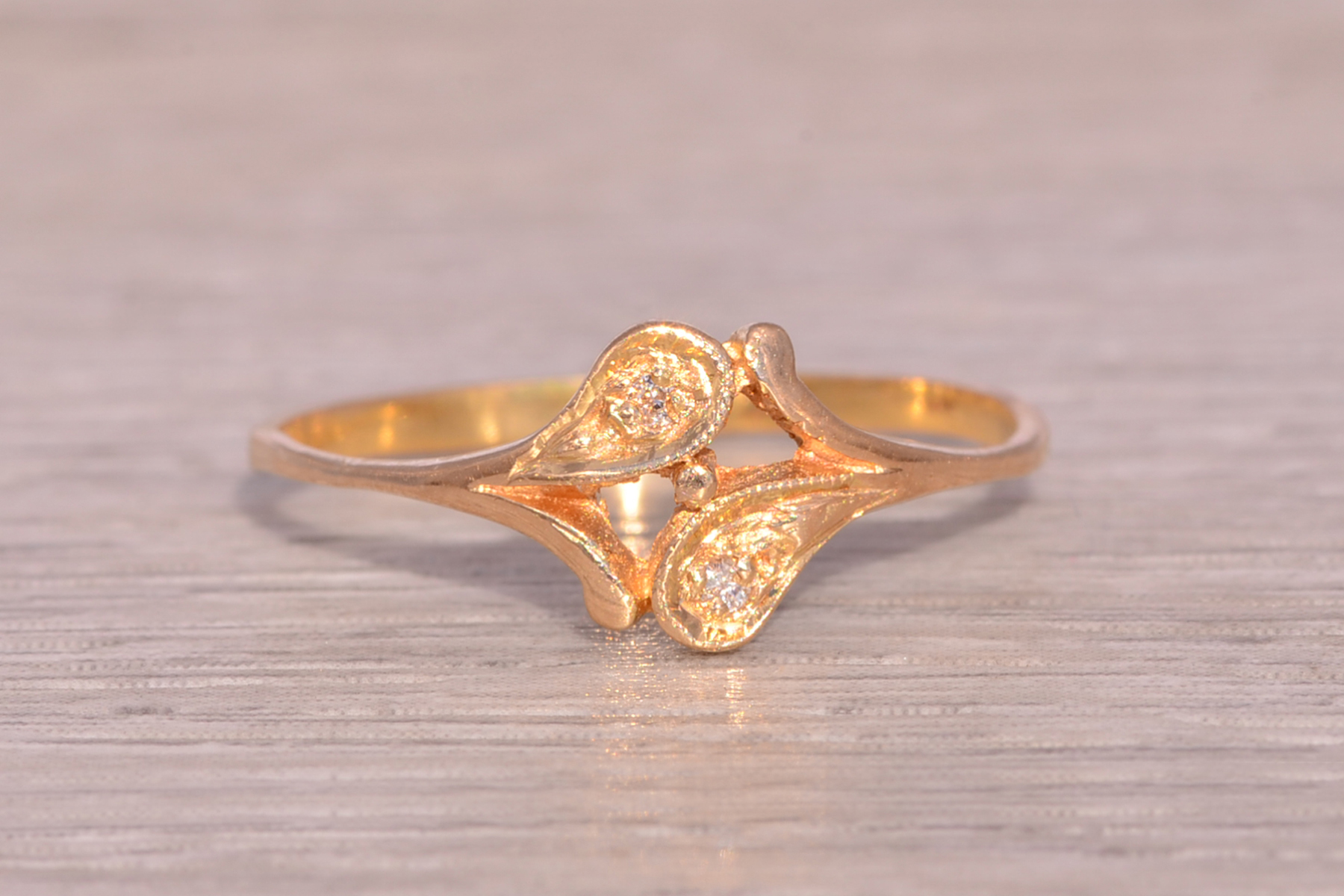 The Golden Leaf: Natural Diamond Ring in Yellow Gold - Image 2
