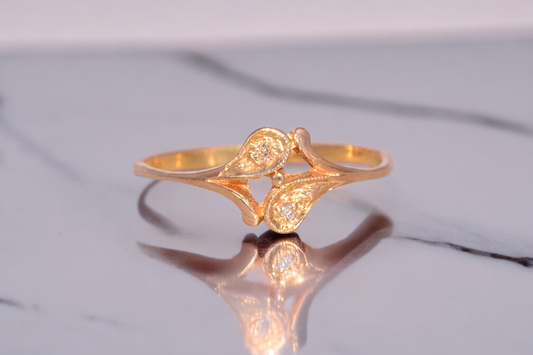 The Golden Leaf: Natural Diamond Ring in Yellow Gold - Image 11