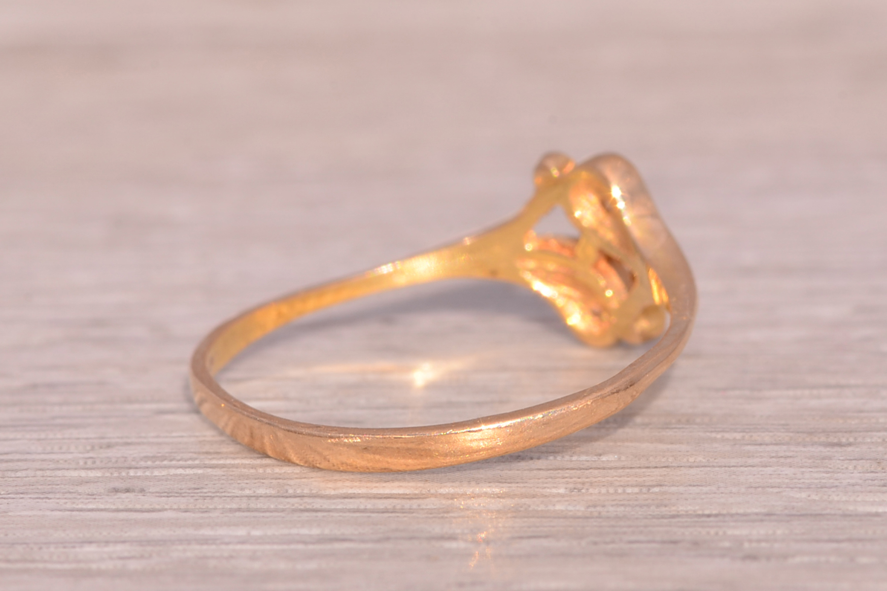 The Golden Leaf: Natural Diamond Ring in Yellow Gold - Image 4