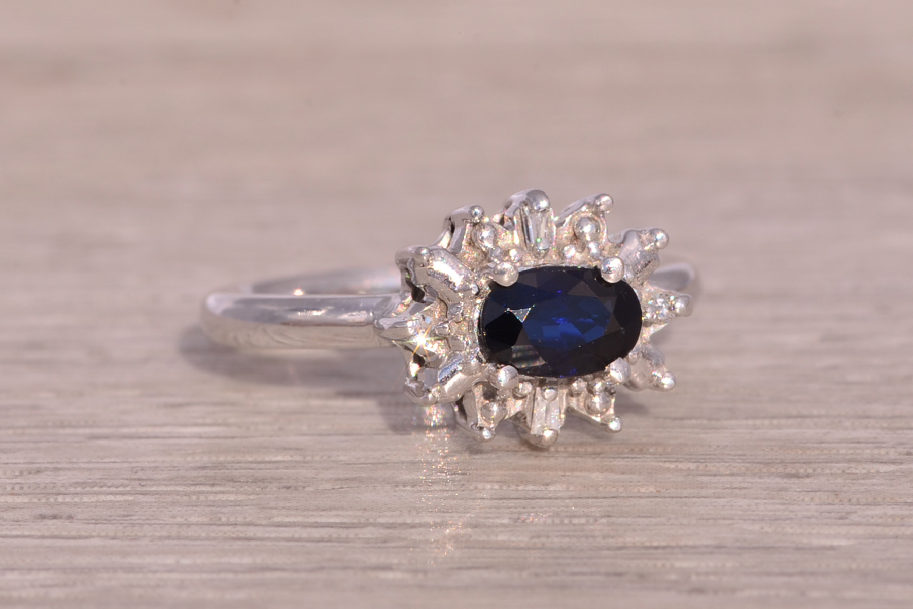 The Sapphire East: Sapphire and Diamond Ring in White Gold - Image 6