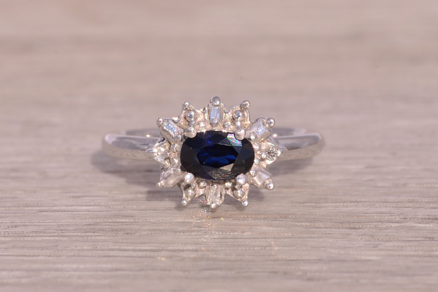 The Sapphire East: Sapphire and Diamond Ring in White Gold - Image 7