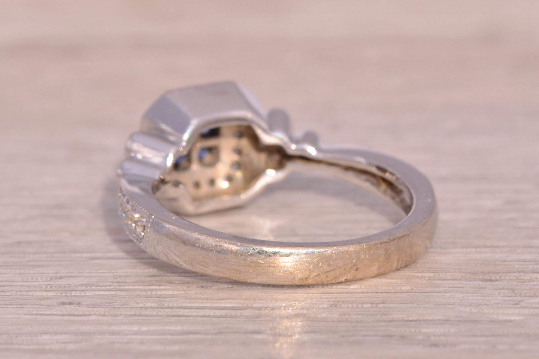 The Sapphire Elegance: Sapphire and Diamond Ring in White Gold - Image 4
