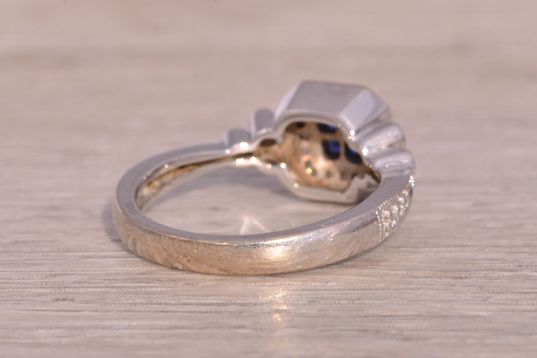 The Sapphire Elegance: Sapphire and Diamond Ring in White Gold - Image 5