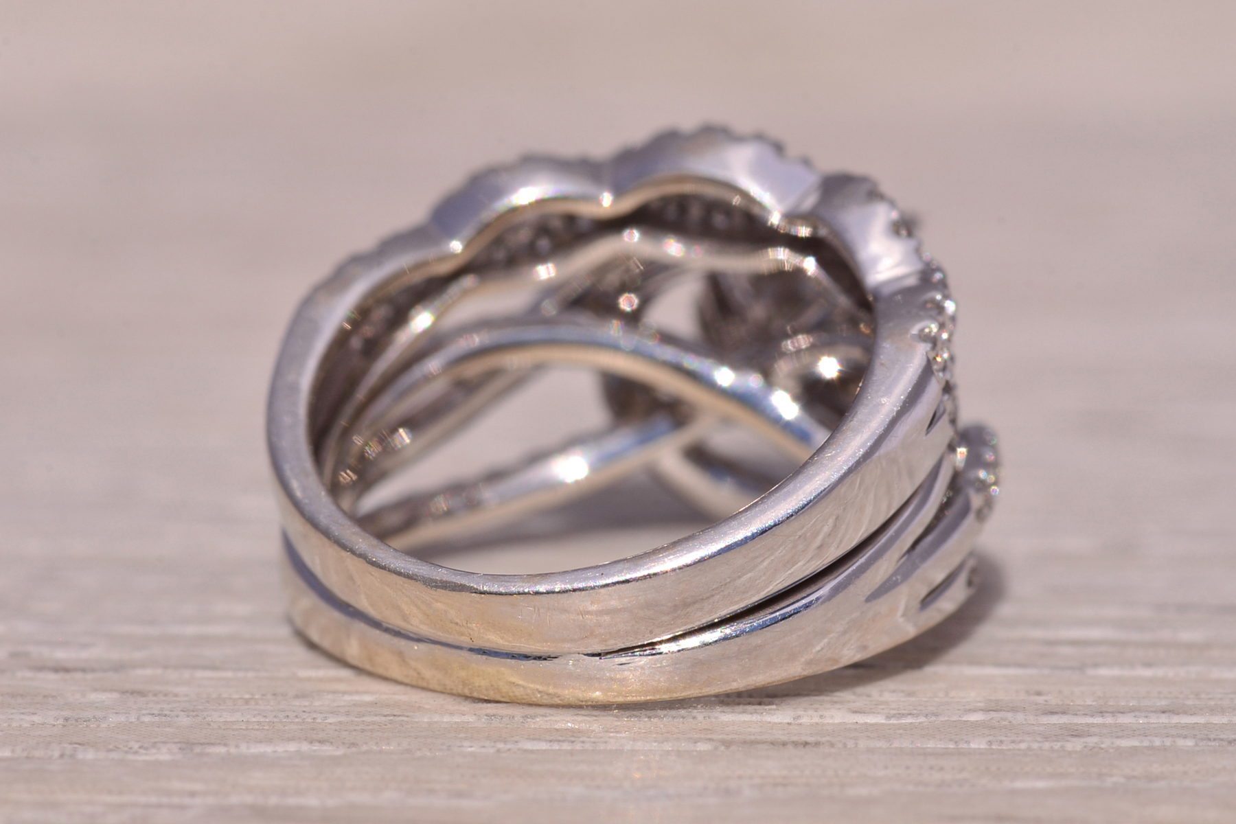 The Eternal Halo: Diamond Engagement Ring with Soldered Band in White Gold - Image 5