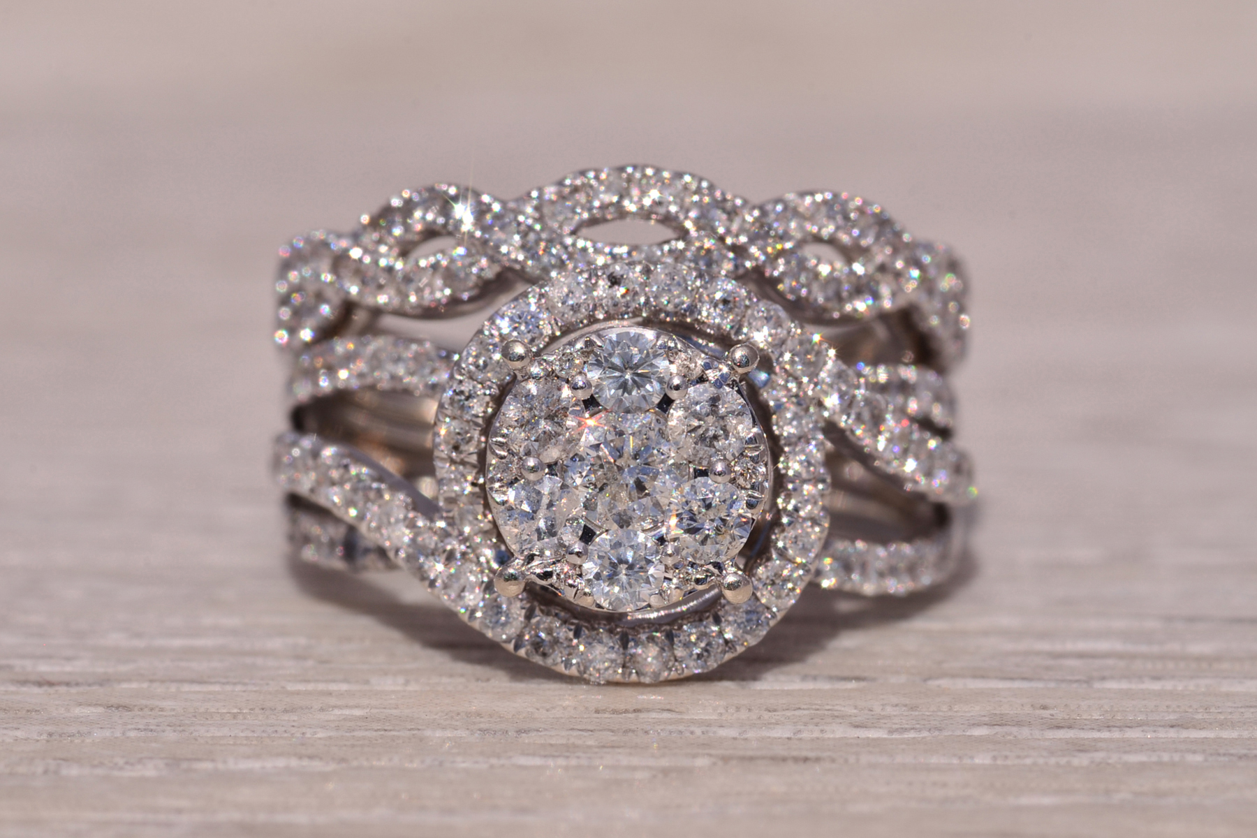 The Eternal Halo: Diamond Engagement Ring with Soldered Band in White Gold - Image 7