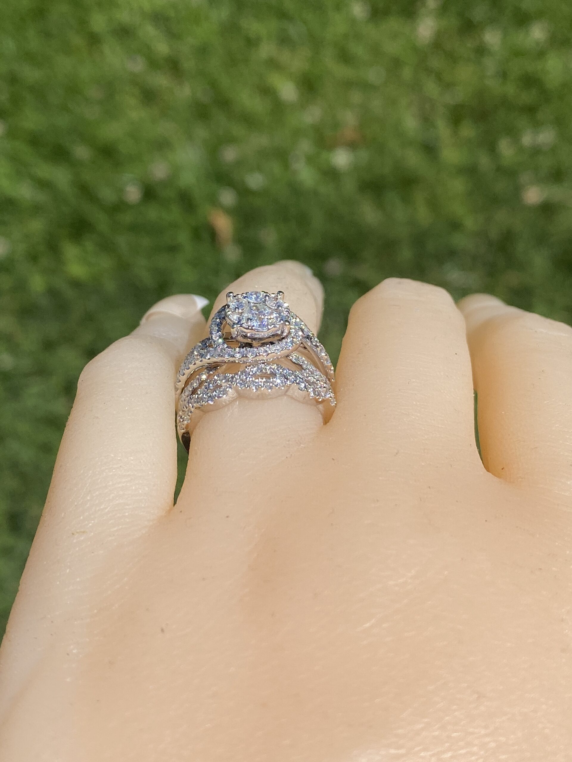 The Eternal Halo: Diamond Engagement Ring with Soldered Band in White Gold - Image 10