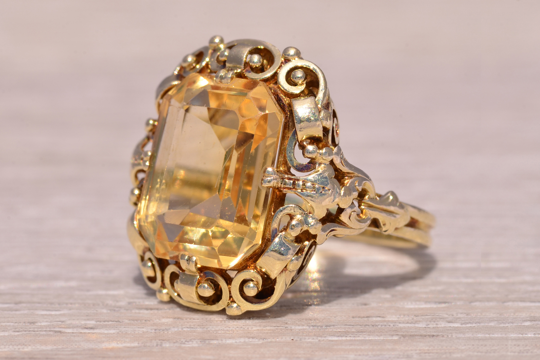 The Golden Scroll: Georgian Era Citrine Ring in Yellow Gold - Image 3