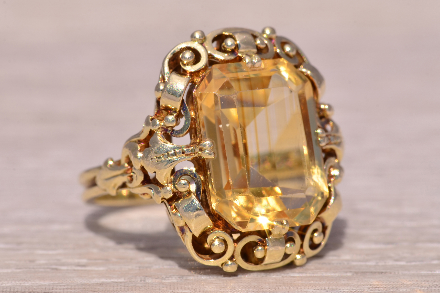 The Golden Scroll: Georgian Era Citrine Ring in Yellow Gold - Image 6