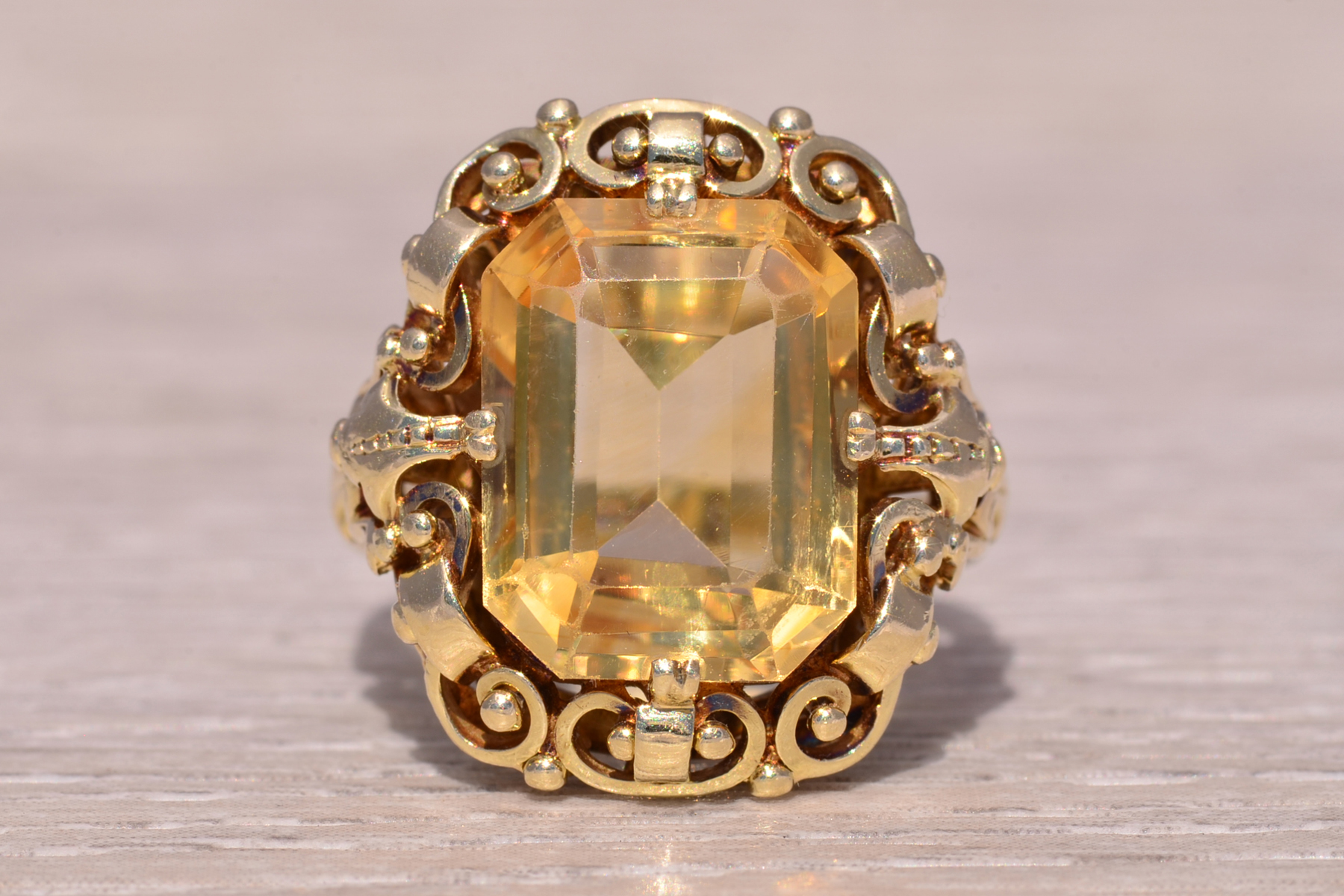 The Golden Scroll: Georgian Era Citrine Ring in Yellow Gold - Image 7