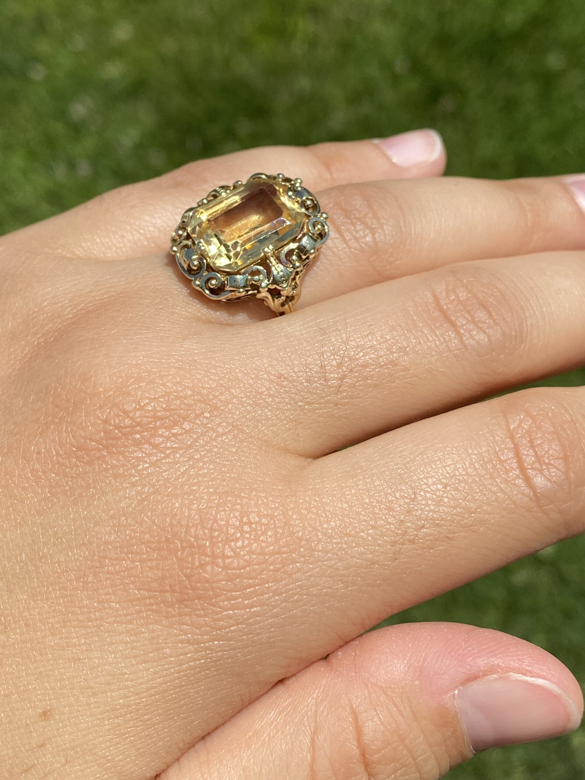 The Golden Scroll: Georgian Era Citrine Ring in Yellow Gold - Image 9