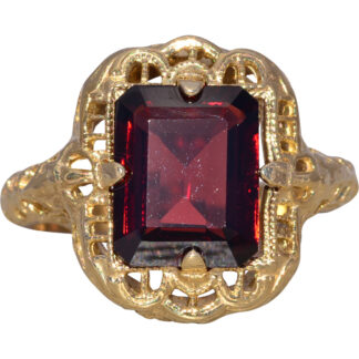 The Crimson Heirloom: Garnet Ring in Yellow Gold